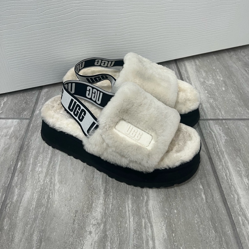 UGG Fluff Yeah Slide Sandals in Cream/White